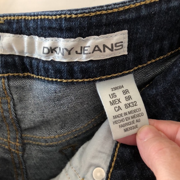 EUC DKNY JEANS. Dark blue Sz 8x32 reg, mid rise. - Picture 2 of 5